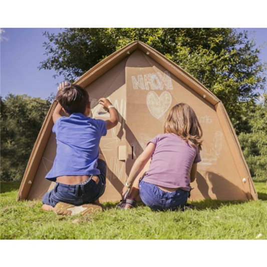Kartonnen tent voor kinderen