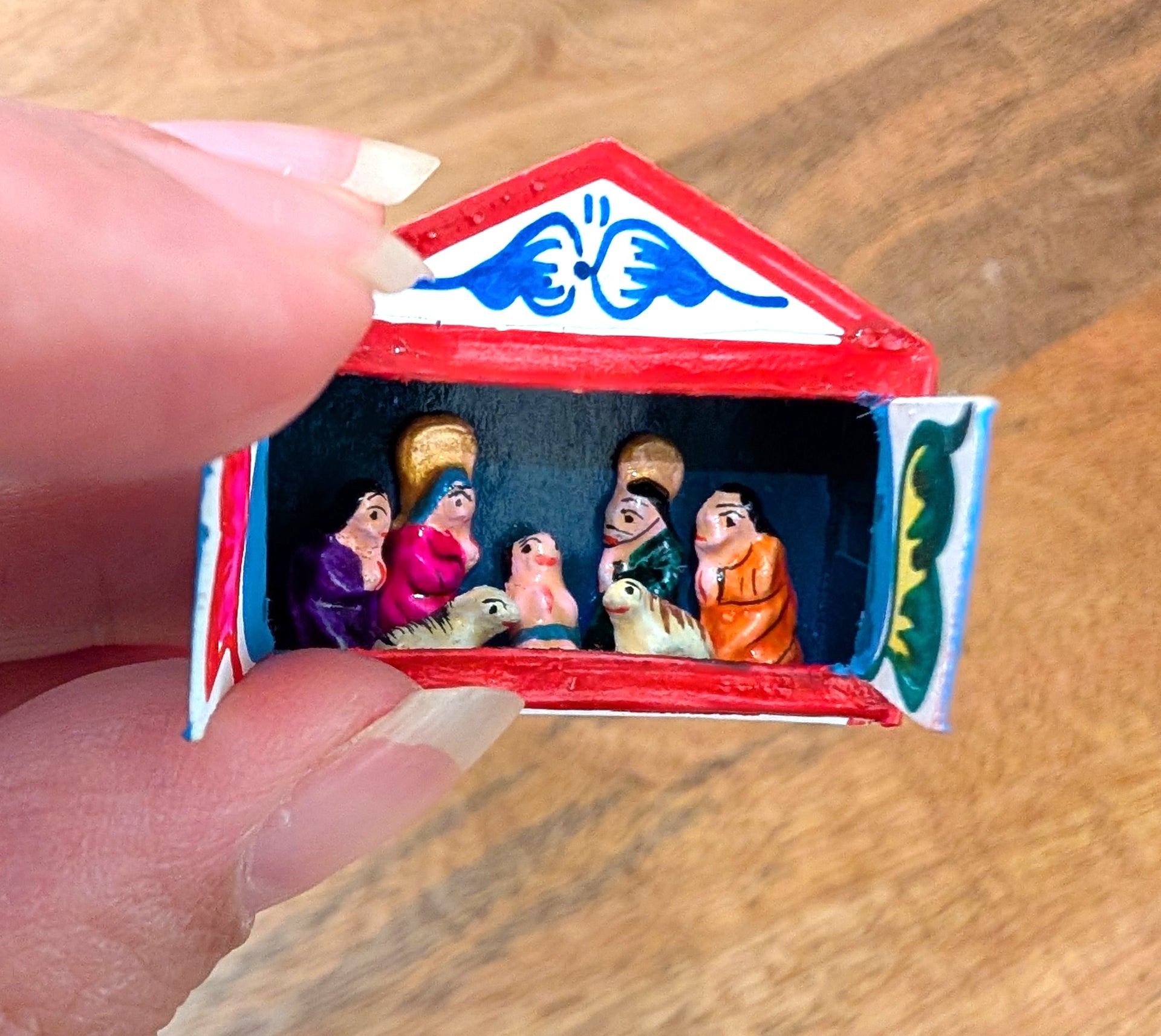 Mini Kerstgroep / Kribbe in openklapbaar doosje Rood in vorm van hart | Het Maria Winkeltje Het Hart G.V.H Mini Kerstgroep / Kribbe in openklapbaar doosje Rood in vorm van hart | Het Maria Winkeltje Het Hart G.V.H
